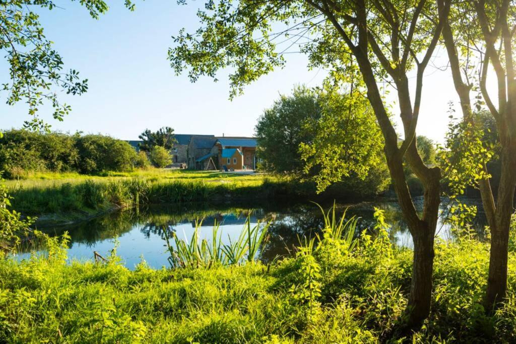 La Ferme Du Golf, Gite Atypique Et Artistique 랜시우 외부 사진